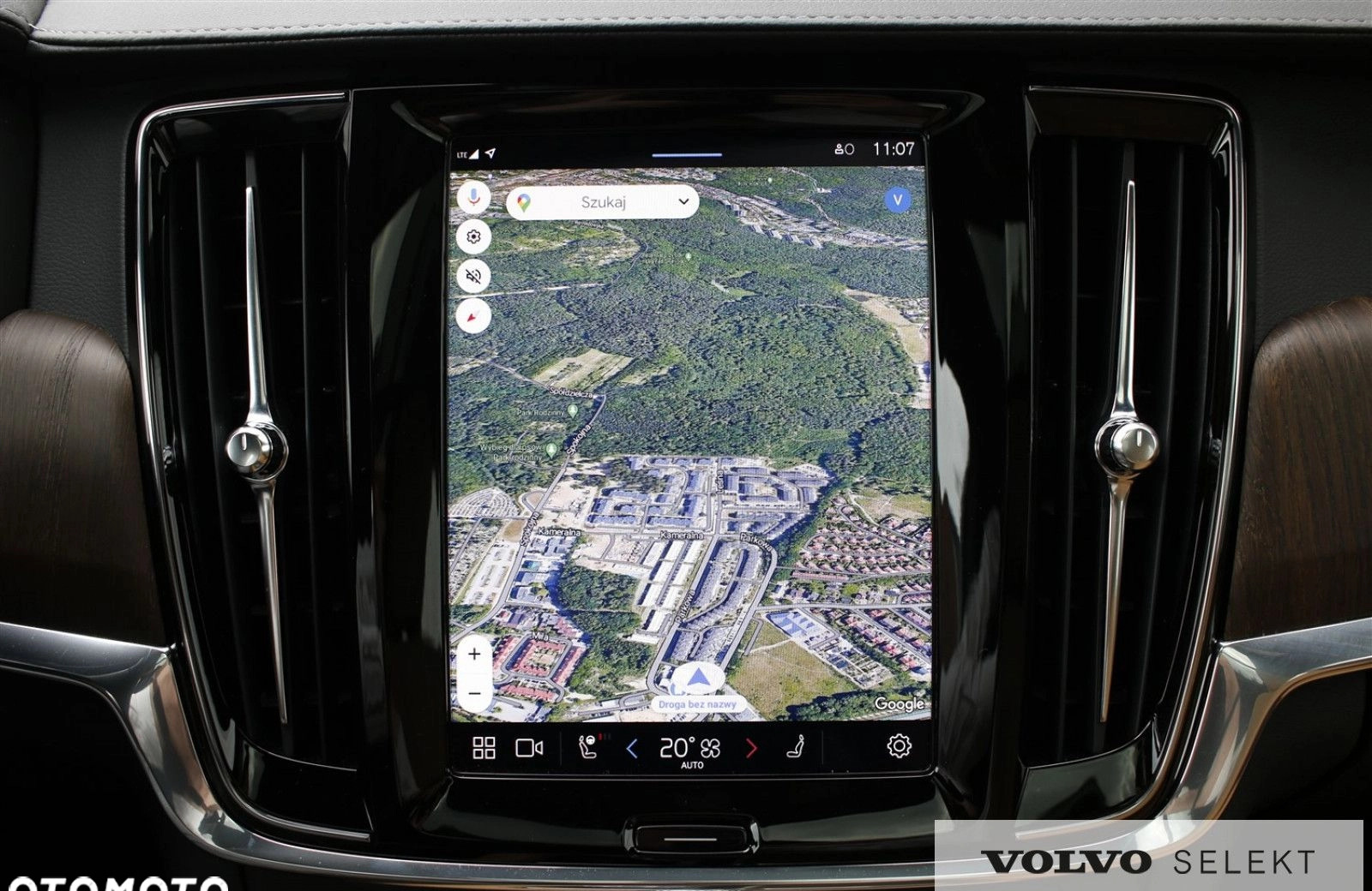 Volvo V90 Cross Country cena 325000 przebieg: 14000, rok produkcji 2023 z Tychy małe 704